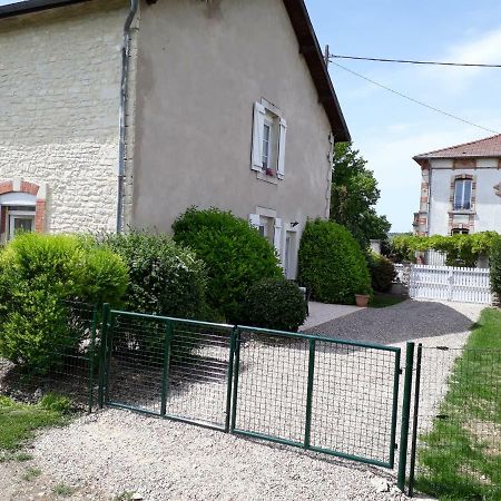 Gite Aux Lauriers Lacroix-sur-Meuse Bagian luar foto