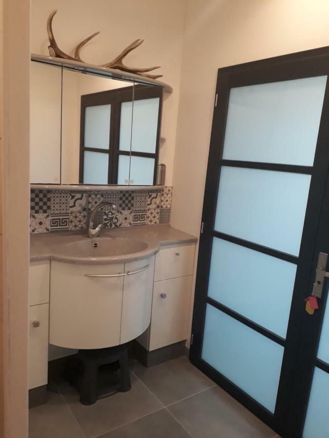 Gite Aux Lauriers Lacroix-sur-Meuse Bagian luar foto