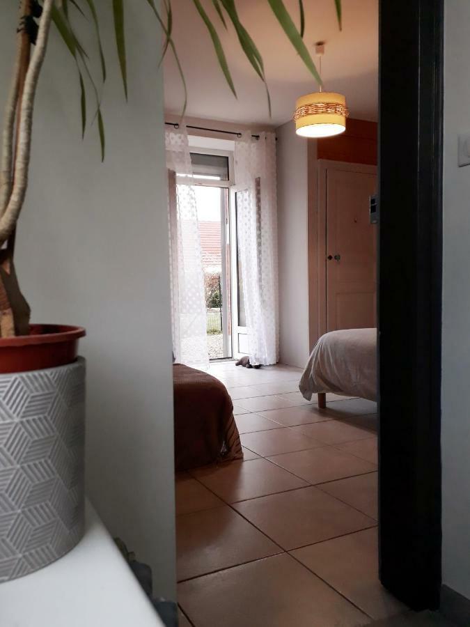 Gite Aux Lauriers Lacroix-sur-Meuse Bagian luar foto