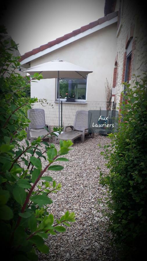 Gite Aux Lauriers Lacroix-sur-Meuse Bagian luar foto