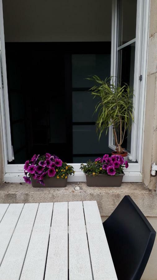 Gite Aux Lauriers Lacroix-sur-Meuse Bagian luar foto